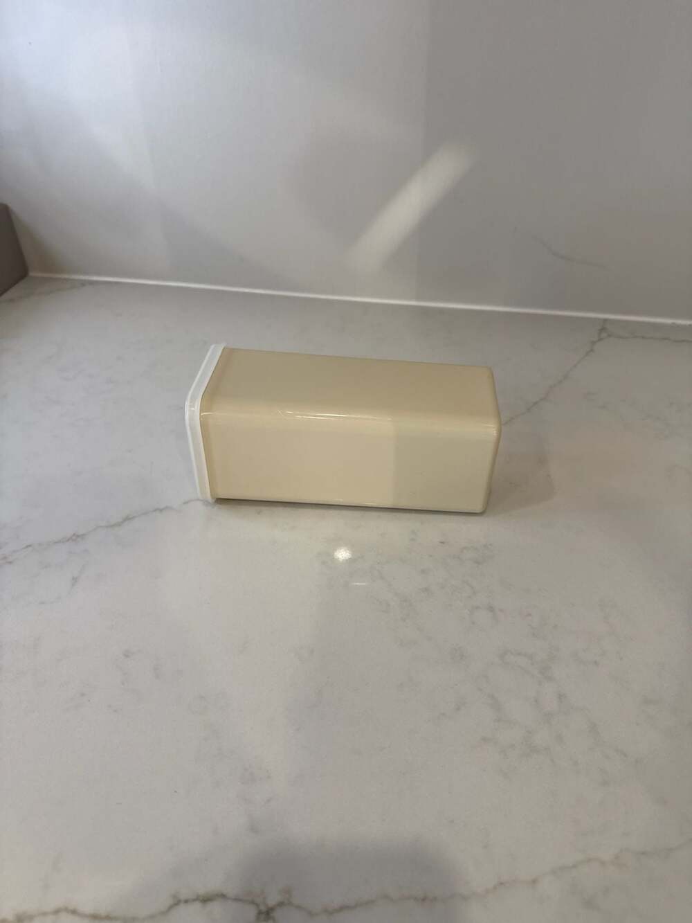 Vintage Tupperware Cheese/Butter Dish with Lift-Out Tray 1827-8